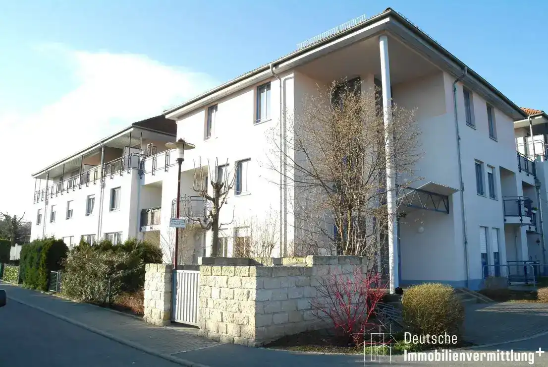 Schöne und helle Terrassenwohnung mit Garten auf 2 Etagen für Eigennutzer oder Kapitalanleger!