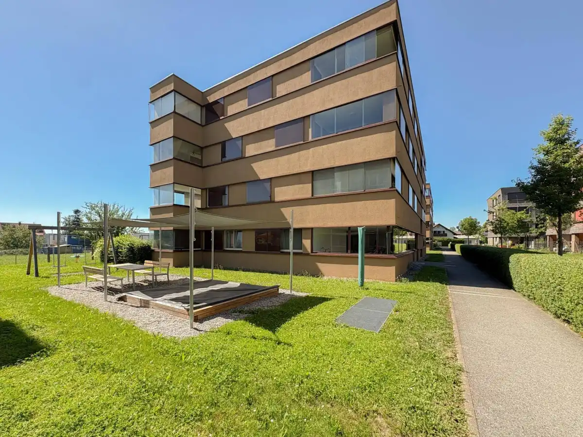 Charmante 4-Zimmer-Gartenwohnung mit Loggia, Terrasse, Garten und TG-Platz in Lochau