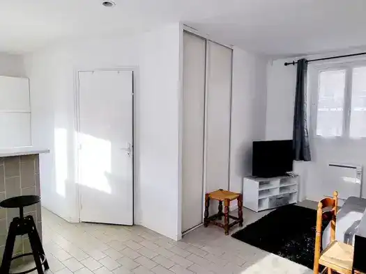 Appartement à louer - Paris 20ème arrondissement - 1 009 € - 2 pièces, 1 chambre, 32 m², 2ème étage