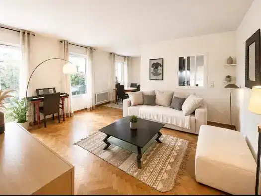 Квартира в аренду — Париж, 7-й округ — 2 490 € — 2 комнаты, 1 спальня, 56,4 м², 1-й этаж из 6
