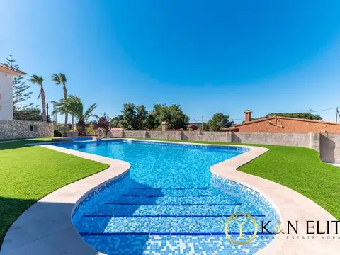 Detached house in Calle Mostaza, Santa Faz, Alicante / Alacant