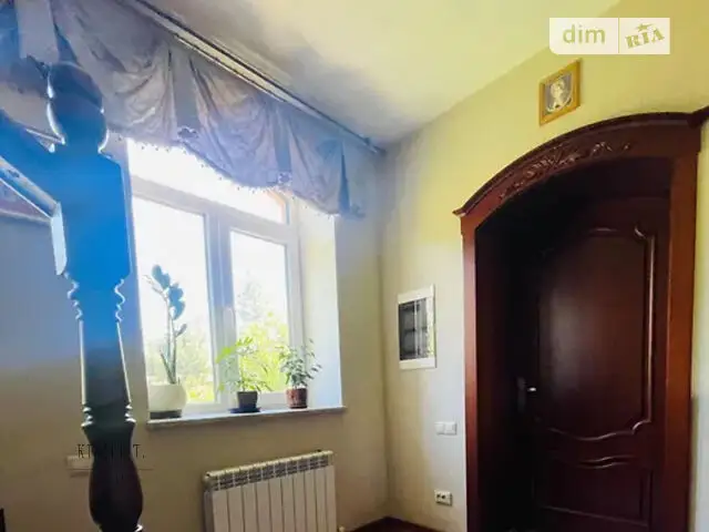 двоповерховий будинок з верандою, 155 кв. м, цегла. Здається помісячно в Дніпрі, в районі Ломівка
