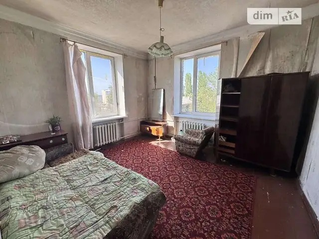 Vente d’un appartement de trois chambres à Dnipro, sur le boulevard Manouilivski, dans le quartier Amour-Nijniodniprovsky.