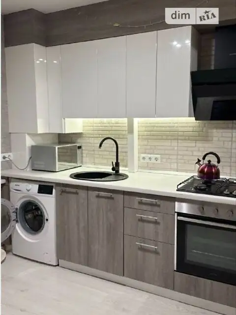 Appartement de deux chambres à Dnipro, quartier Sokil, 45D rue Slavy, pour location à long terme mensuelle