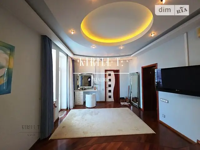 Two-story house with a veranda, 380 sqm, brick construction. For monthly rent in Dnipro, in the 1 May district.