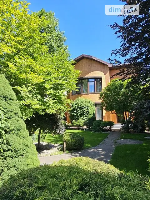 Two-story house, 200 sqm, brick construction. Available for monthly rent in Dnipro.