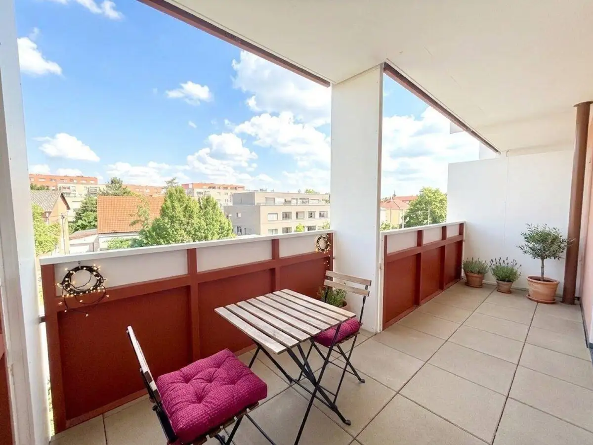 ALL-INCLUSIVE-LIVING | Modern apartment with a spacious balcony | Near U2 line | Swimming pool in Hirschstetten
