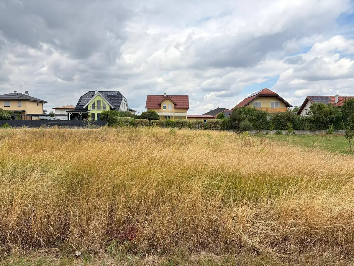 Zwei Baugründe mit je 835 m² in Orth an der Donau, provisionsfrei, ohne Bauzwang
