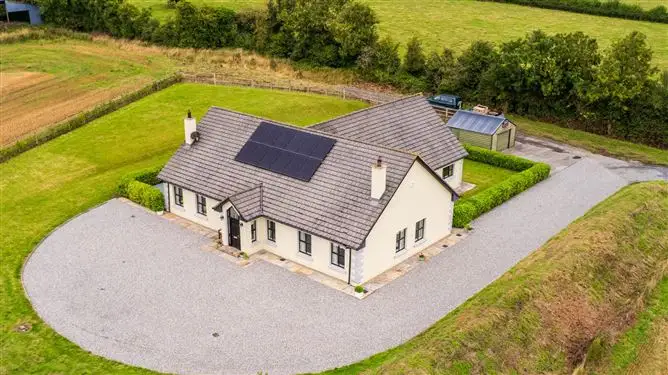 Residence On 11.85 Acres Blackhill