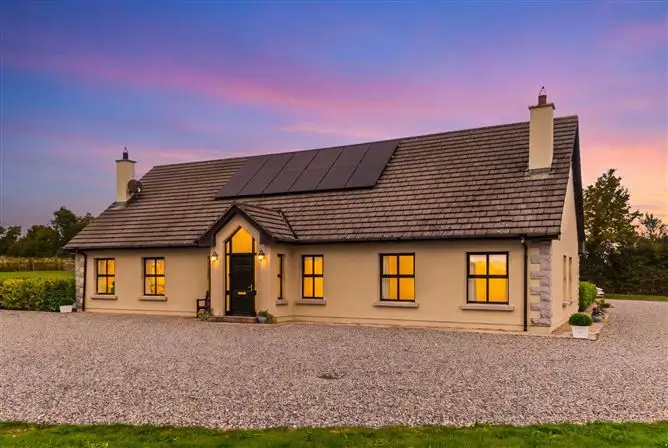 Residence On 11.85 Acres Blackhill