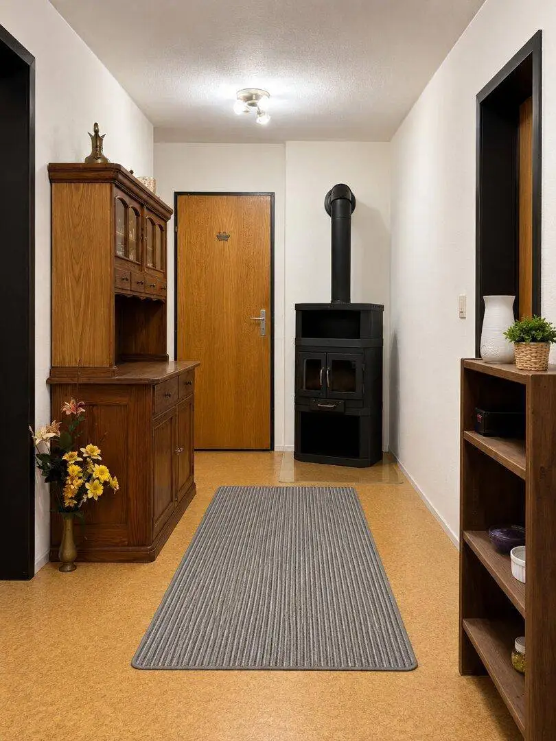4-Zimmer-Wohnung mit Loggia, Tiefgaragenplatz und kompletter Möblierung
